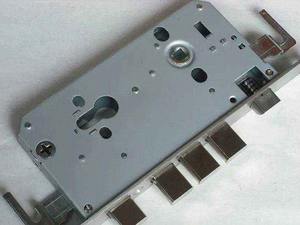 罗定24小时上门开锁公司