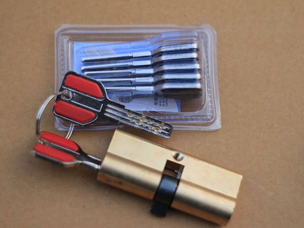 罗定24小时上门开锁公司